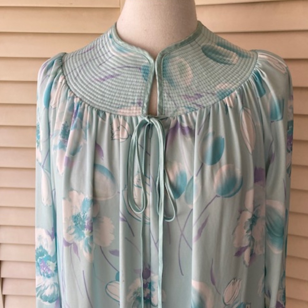 Vintage Evelyn Pearson Go-Coat Lounger - Picture 3 of 12